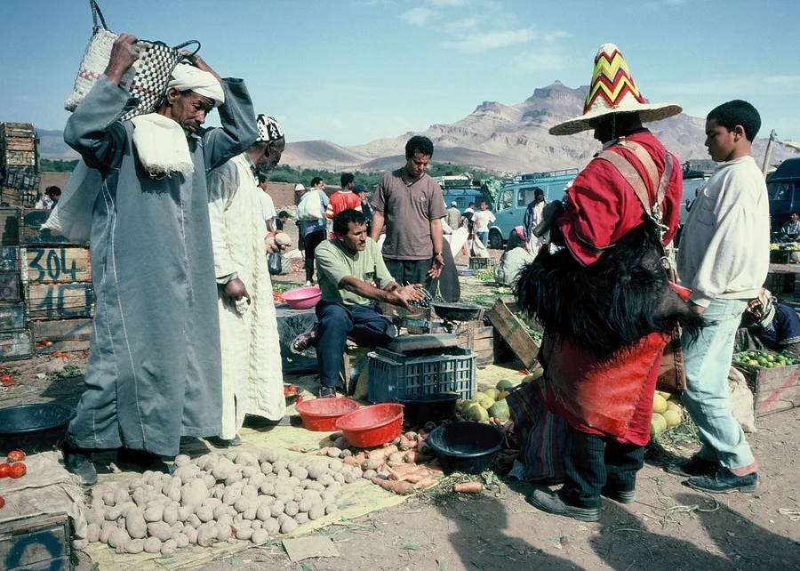 Comment saluer en marocain pour mieux comprendre la culture locale ?