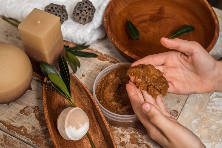 Le gommage au savon noir : routine de beauté marocaine