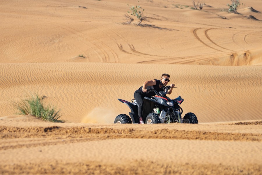 Quelles activités sont proposées aux dunes de l'Erg Chebbi ?